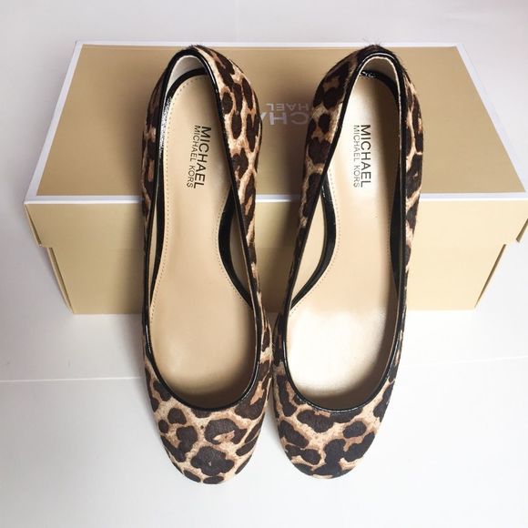 🎀NIB Michael Kors Pumps🎀 - Picture 1 of 6